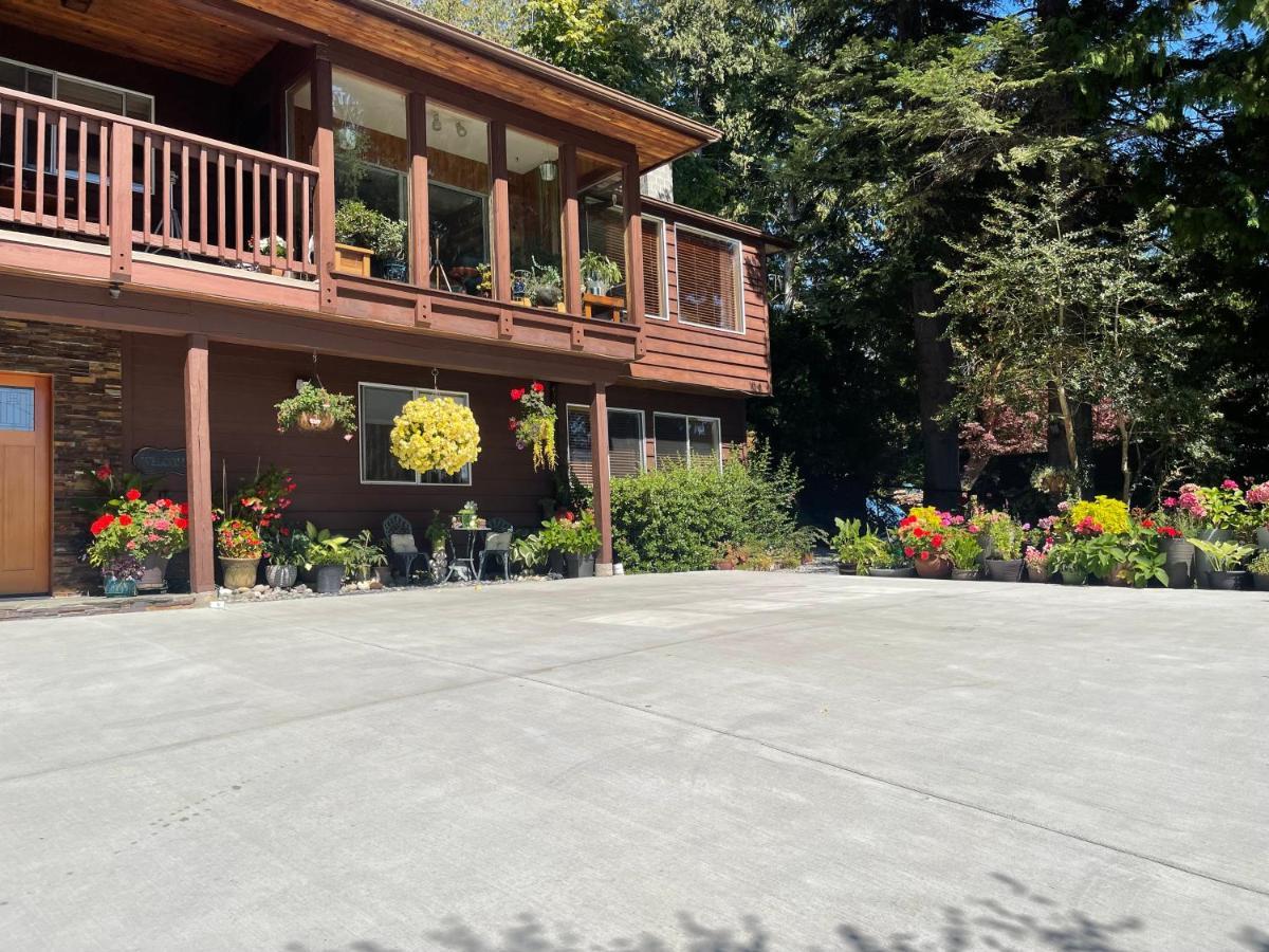 Garden Bridge House Villa Sechelt Exterior photo